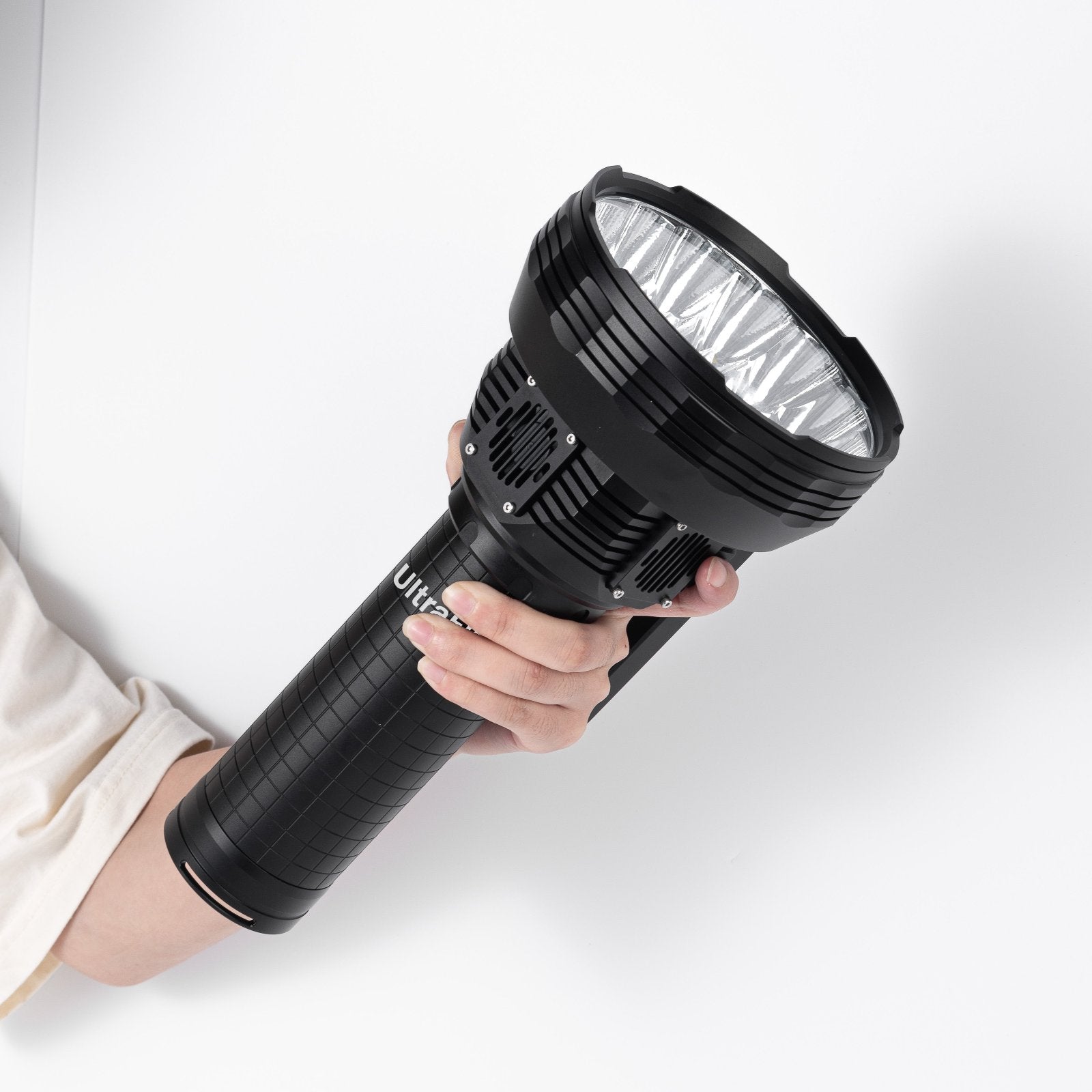 V8 Apollo Long-Distance Flashlight